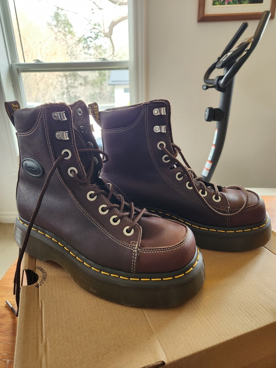 Dr. Martens Shoes - Women's US 8 Platform Dr. Martens Buzz 8I Dark Brown Grizzly